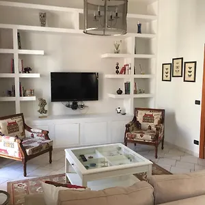 Apartment Centro Storico, Piazza Carmine: La Casa Di Angela